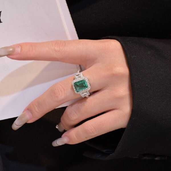 Luxury Emerald Cut Cubic Zirconia S925 Ring