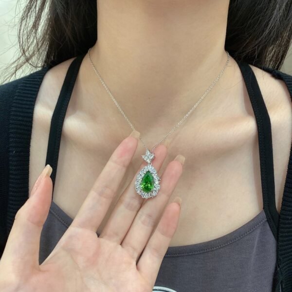 S925 Halo Water Drop Shape Green Zirconia Necklace
