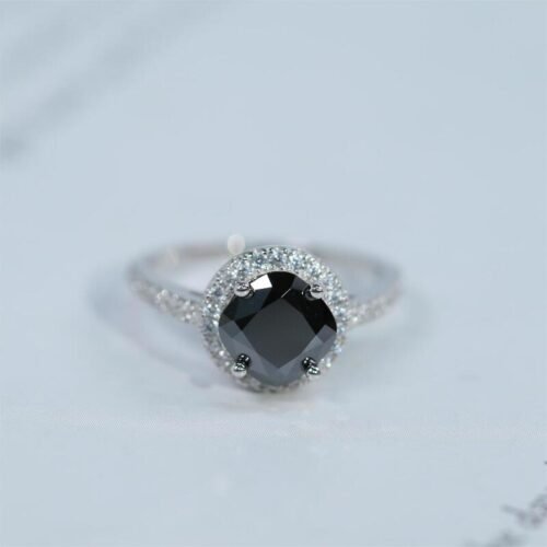 2-Carat-Princess-Cut-Black-Moissanite-Ring-4.jpg